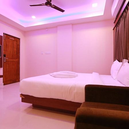 Hotel Apple Suites Bangalore Bagian luar foto