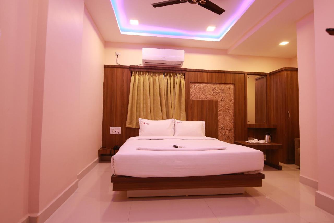 Hotel Apple Suites Bangalore Bagian luar foto