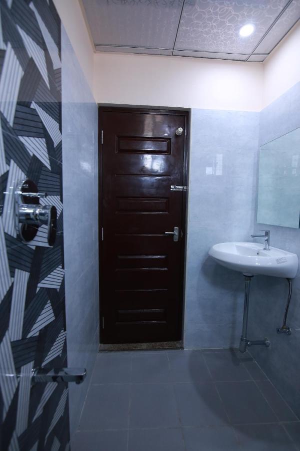 Hotel Apple Suites Bangalore Bagian luar foto