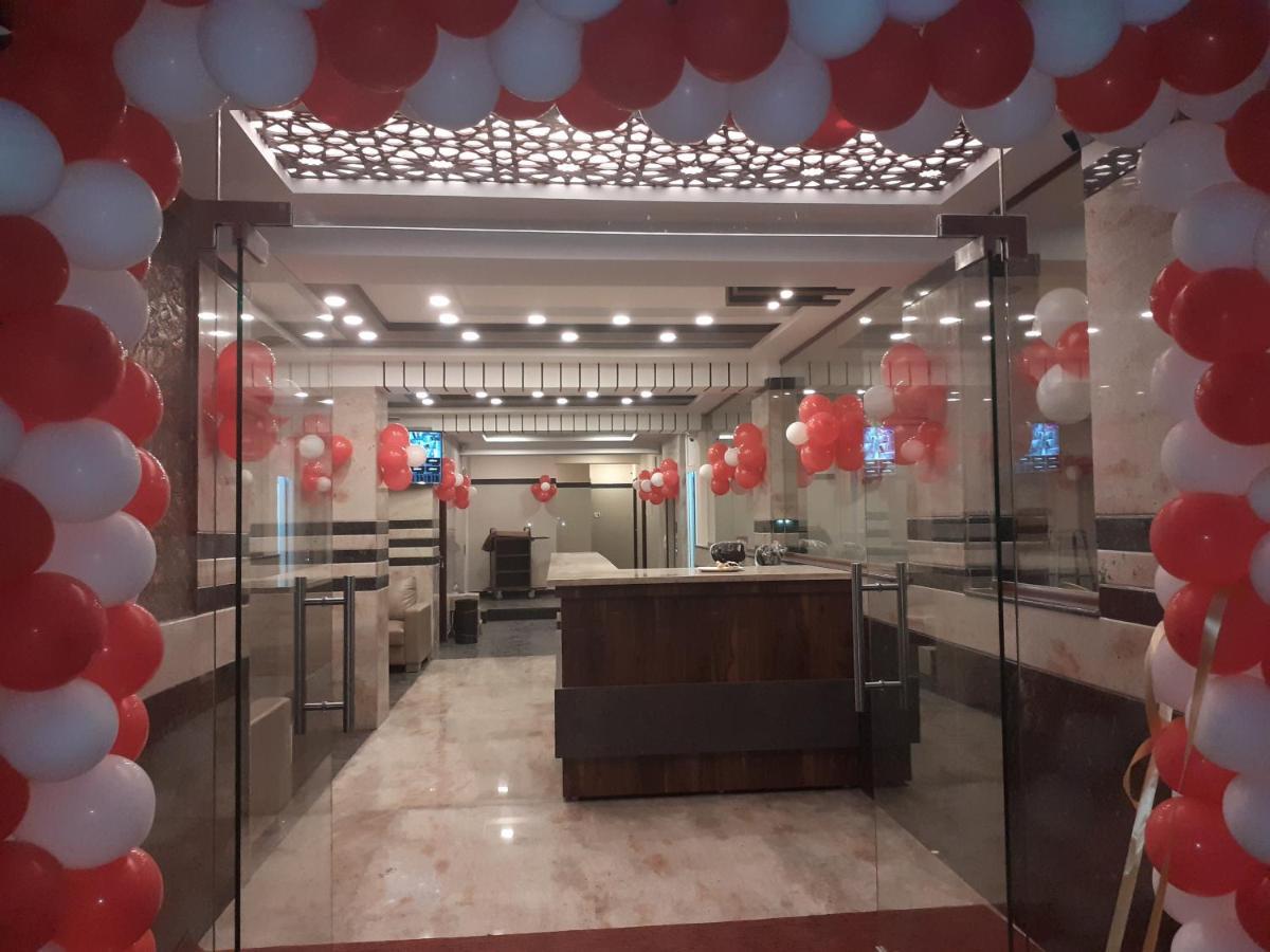 Hotel Apple Suites Bangalore Bagian luar foto